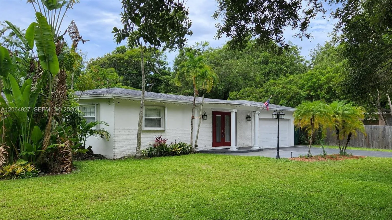 Foto de propiedad en 4020 SW 2nd Street, Plantation, FL 33317 Plantation con MLS# 