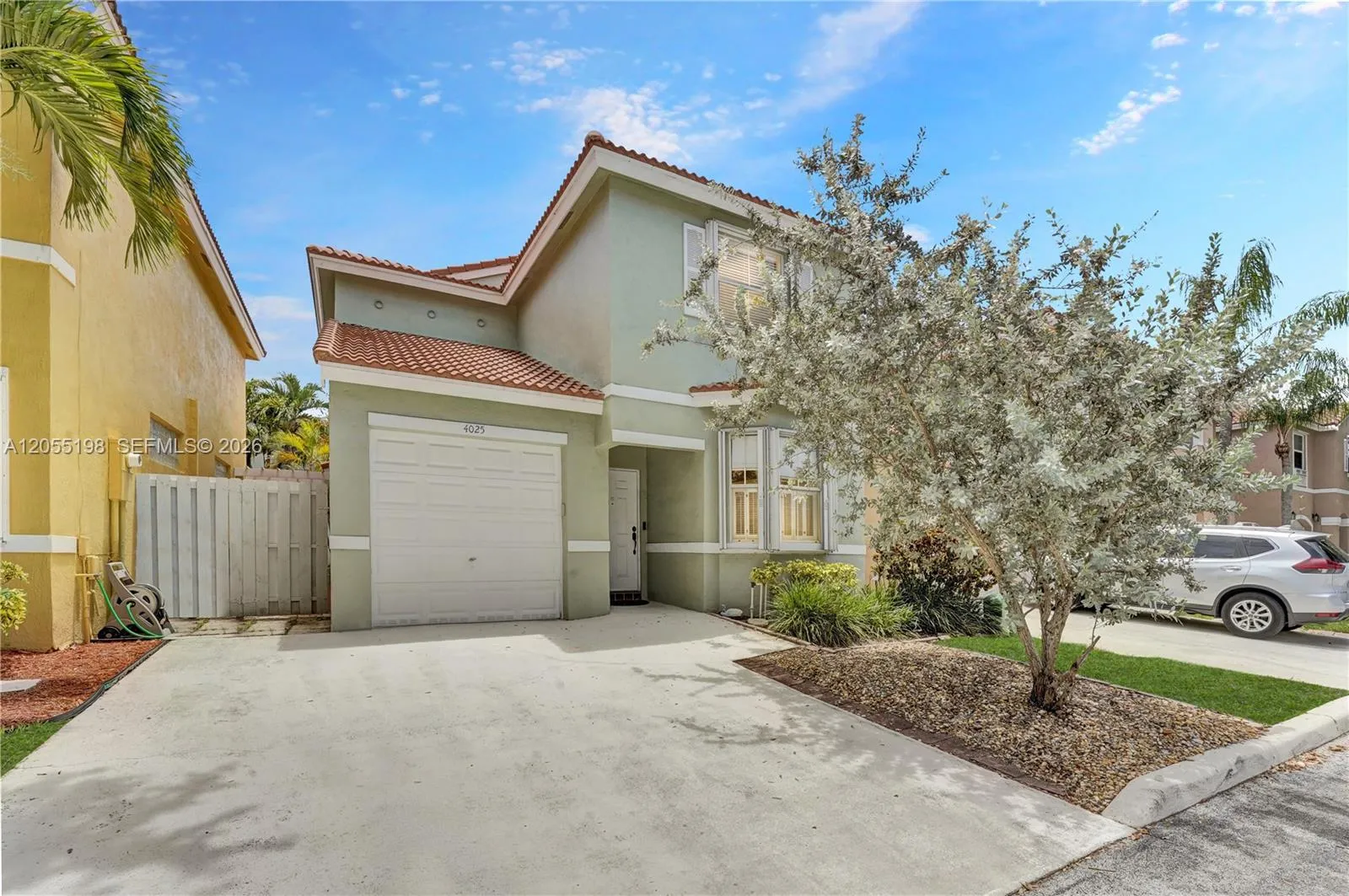 Foto de propiedad en 4025 Fern Forest Road, Cooper City, FL 33026 Cooper City con MLS# 