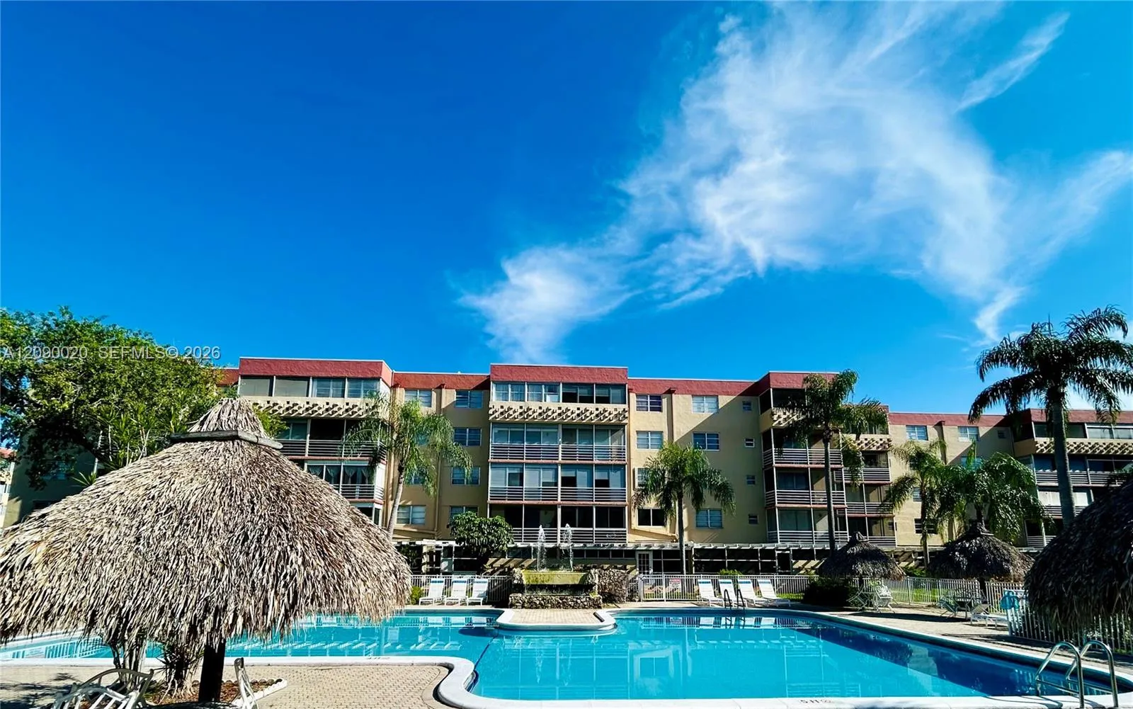 Foto de propiedad en 403 NW 68th Avenue 419, Plantation, FL 33317 Plantation con MLS# 