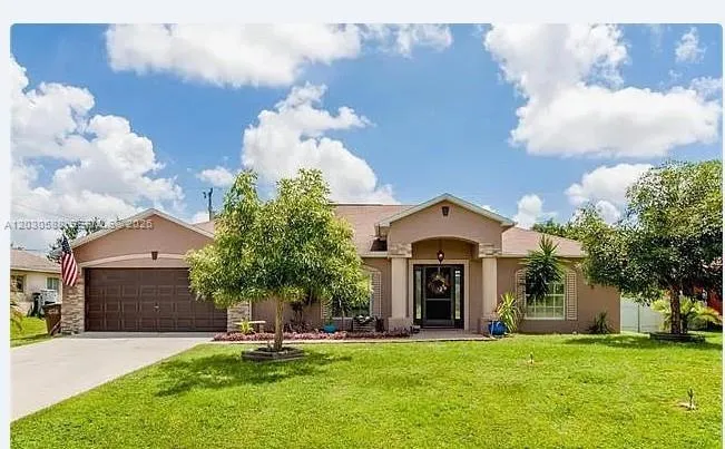 En Venta 403 SW 28th Place, Cape Coral, FL 33991, Cape Coral, FL 33991