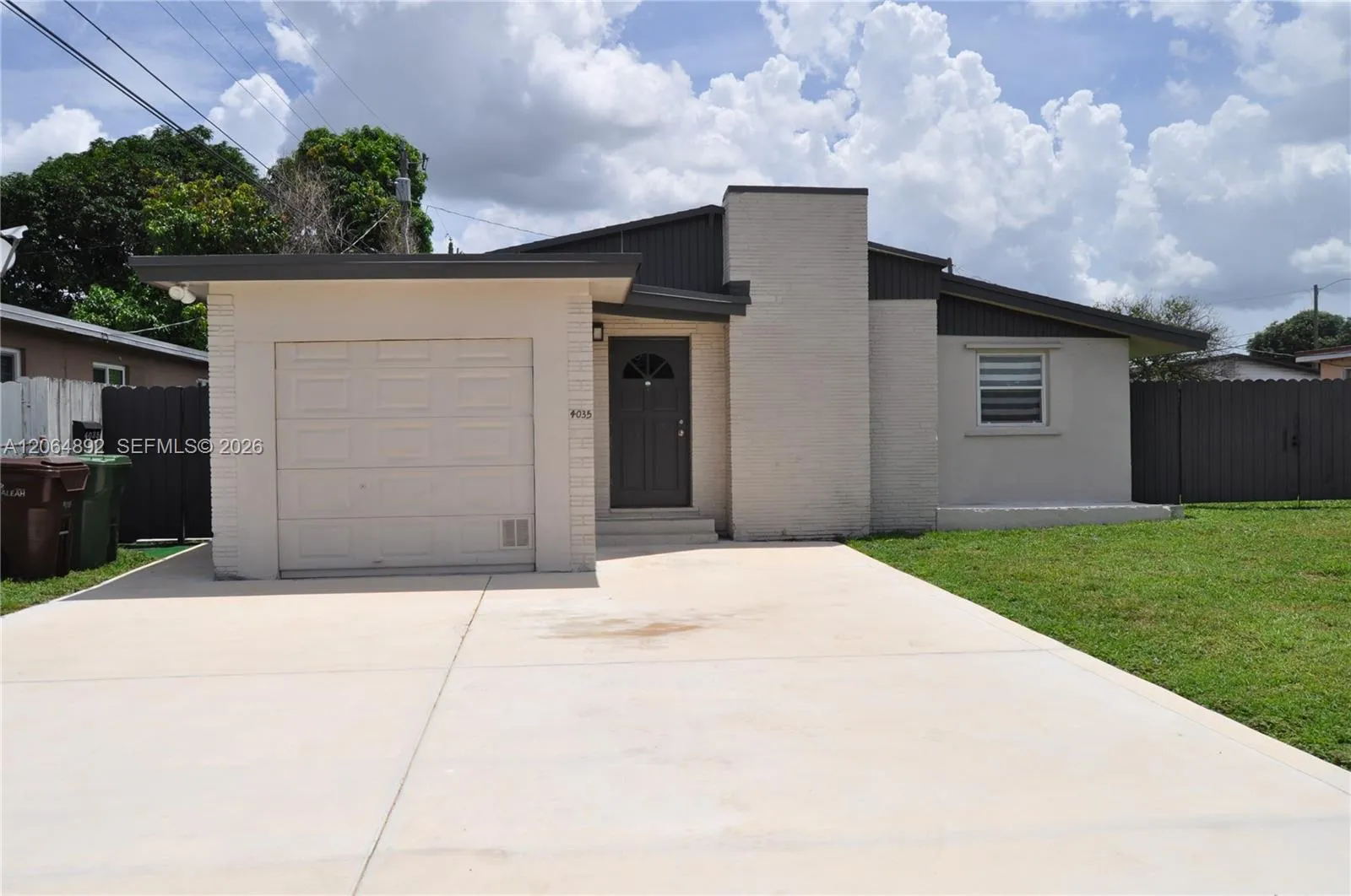 En Venta 4035 E 2nd Avenue, Hialeah, FL 33013, Hialeah, FL 33013