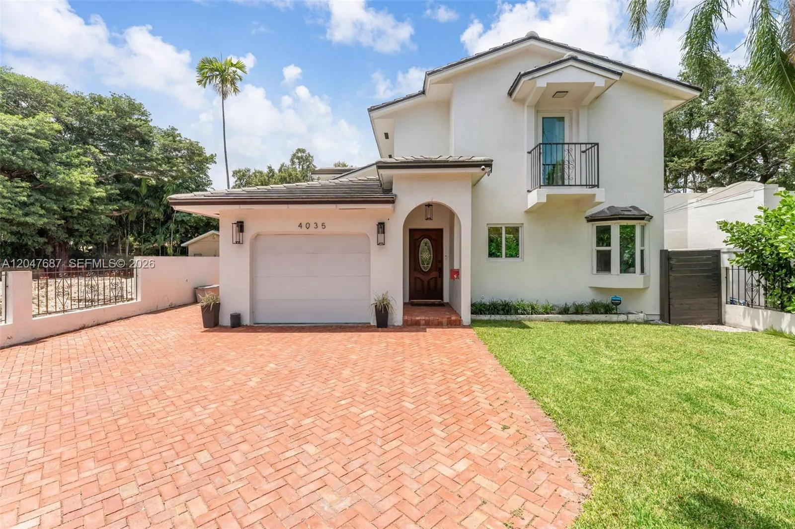 Foto de propiedad en 4035 SW 14th Street, Miami, FL 33134 Miami con MLS# 