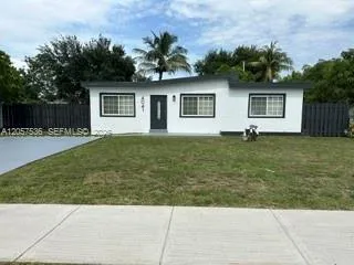 Foto de propiedad en 4041 SW 59th Avenue, West Park, FL 33023 West Park con MLS# 