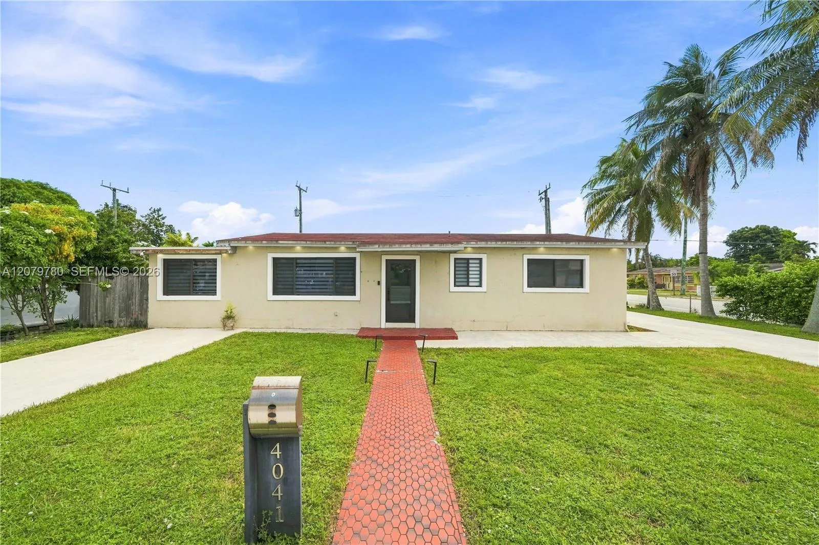 En Venta 4041 W 8th Avenue, Hialeah, FL 33012, Hialeah, FL 33012