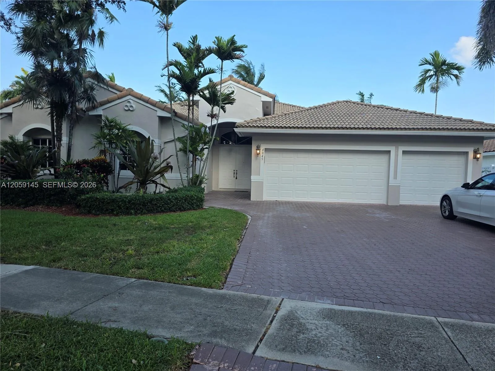 Foto de propiedad en 4045 SW 151st Terrace, Miramar, FL 33027 Miramar con MLS# 