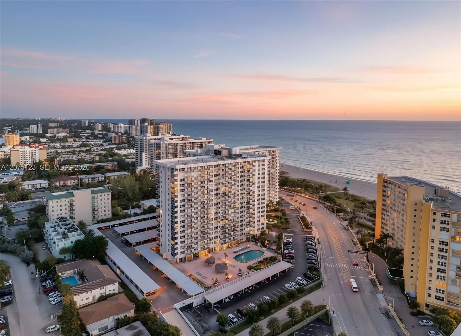 Foto de propiedad en 405 N Ocean Boulevard 103, Pompano Beach, FL 33062 Pompano Beach con MLS# 