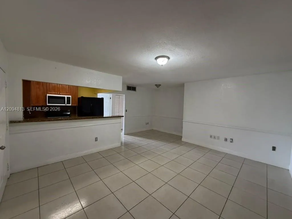 En Renta 4050 NW 135th Street 16-1, Opa-Locka, FL 33054, Opa-Locka, FL 33054