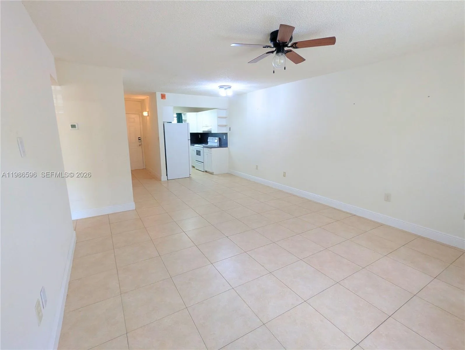 Foto de propiedad en 4050 NW 135th Street 8-9, Opa-Locka, FL 33054 Opa-Locka con MLS# 