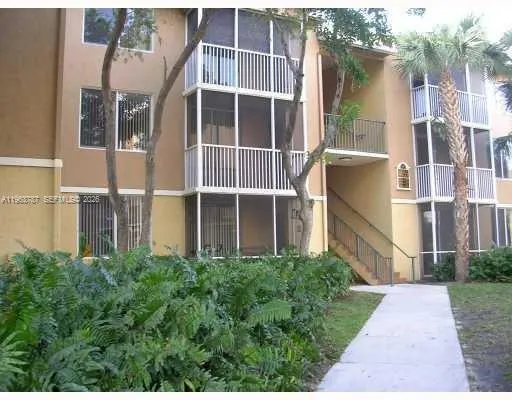 Foto de propiedad en 4055 W Mcnab Road H303, Pompano Beach, FL 33069 Pompano Beach con MLS# 