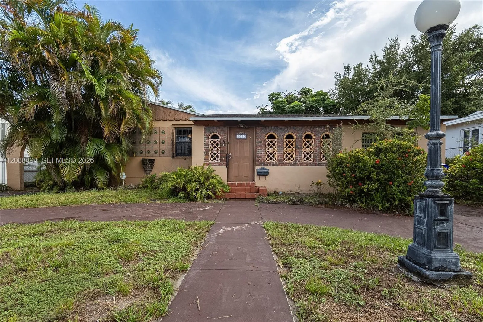 En Venta 4070 NW 6th Street, Miami, FL 33126, Miami, FL 33126