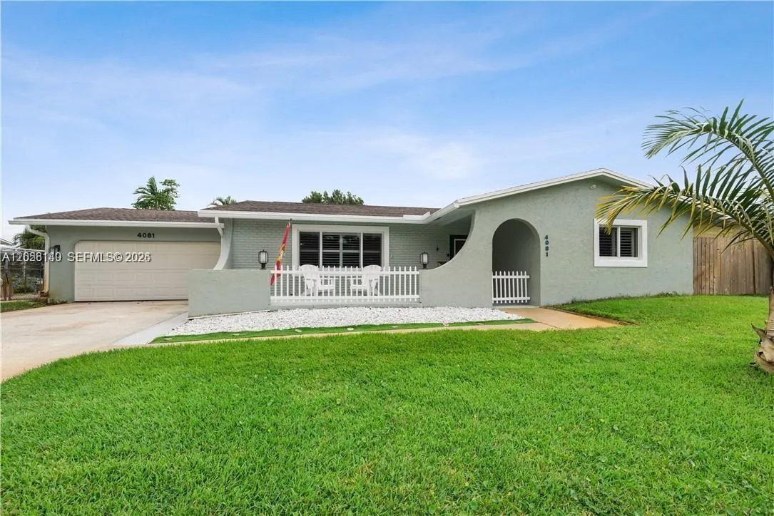 Foto de propiedad en 4081 Lake Drive, Coconut Creek, FL 33066 Coconut Creek con MLS# 