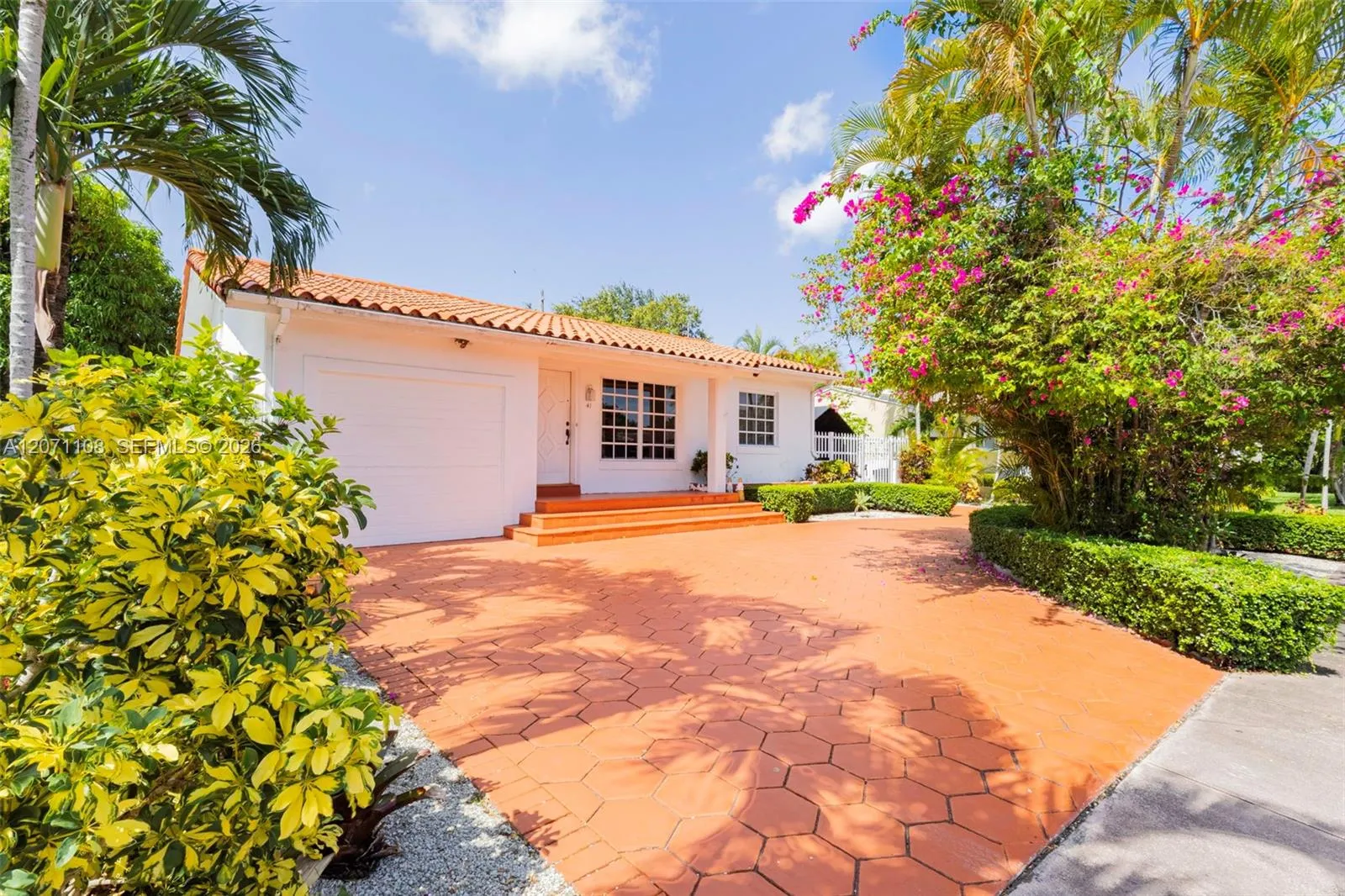 Foto de propiedad en 41 Campina Court, Coral Gables, FL 33134 Coral Gables con MLS# 