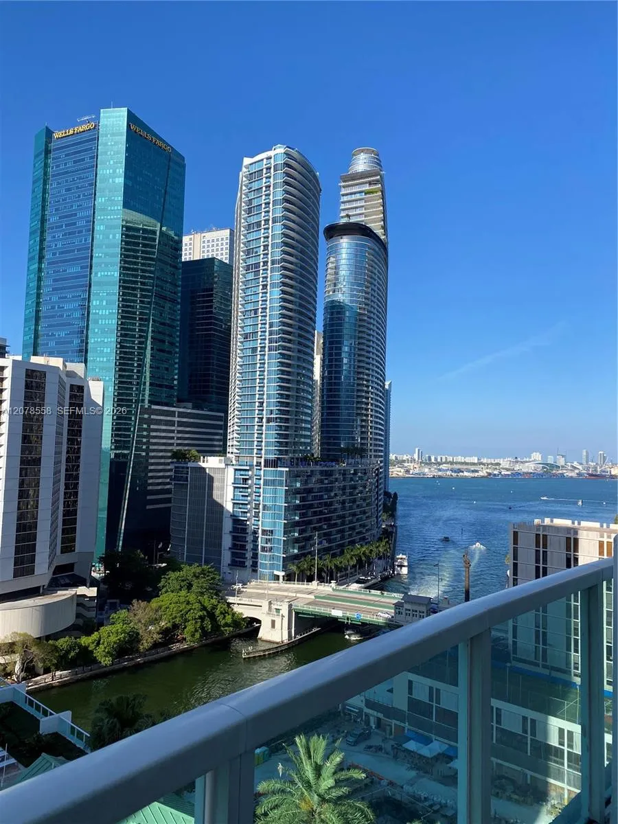 Foto de propiedad en 41 SE 5th Street 1109, Miami, FL 33131 Miami con MLS# 