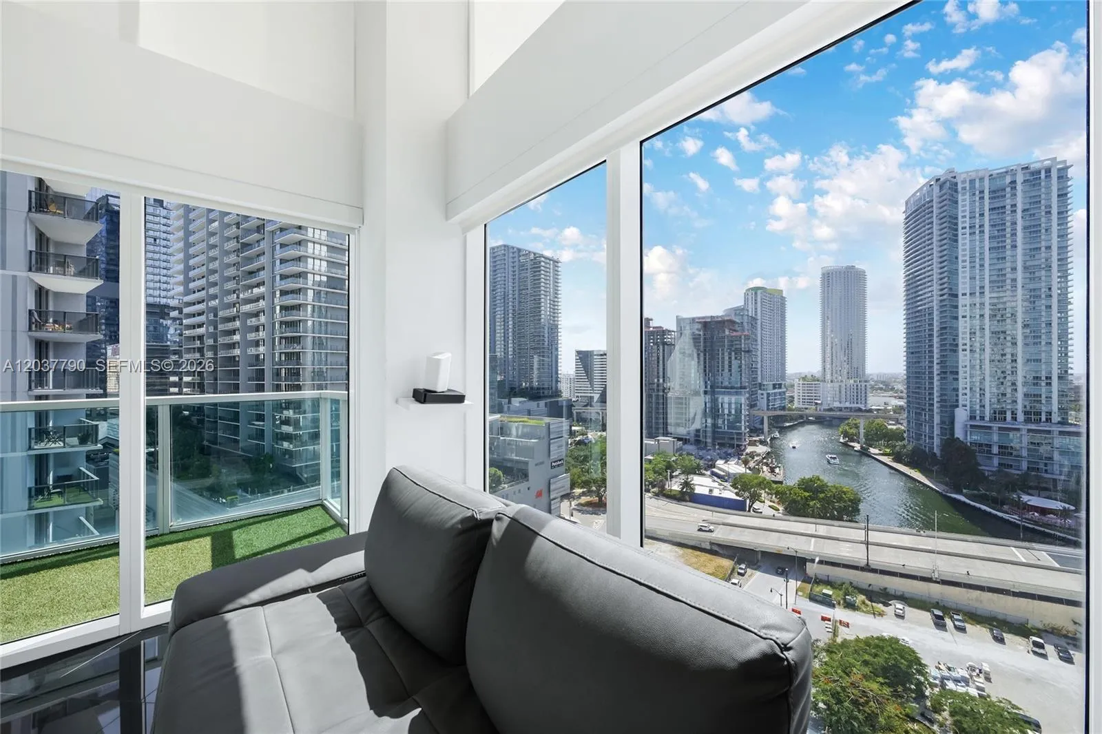 Vendido 41 SE 5th Street 1116, Miami, FL 33131, Miami, FL 33131