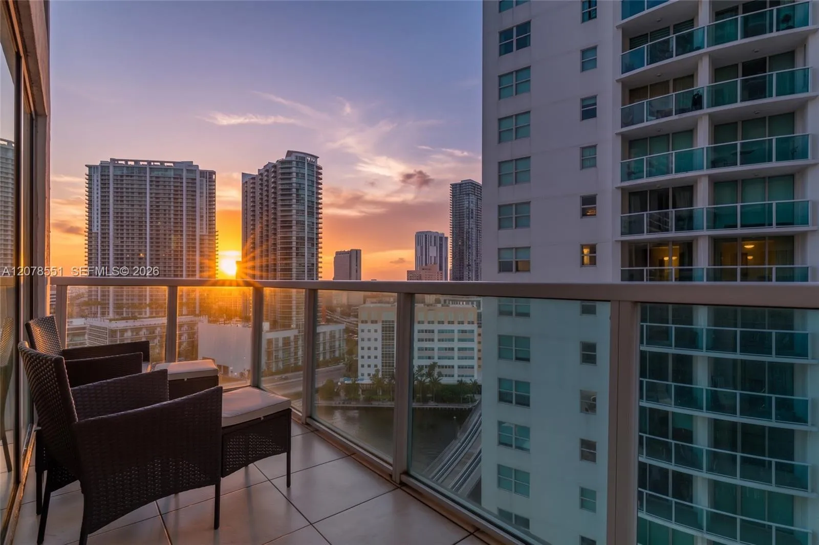 Foto de propiedad en 41 SE 5th Street 1117, Miami, FL 33131 Miami con MLS# 