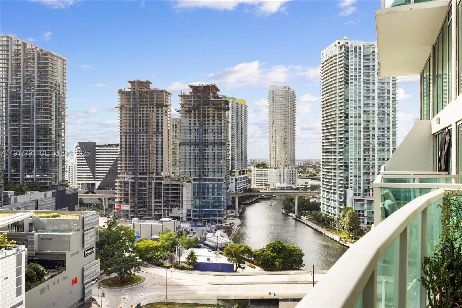 Foto de propiedad en 41 SE 5th Street 1210, Miami, FL 33131 Miami con MLS# 