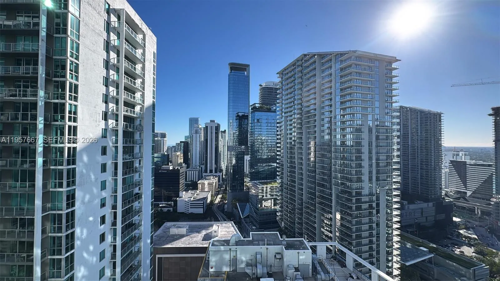 Foto de propiedad en 41 SE 5th Street 2004, Miami, FL 33131 Miami con MLS# 