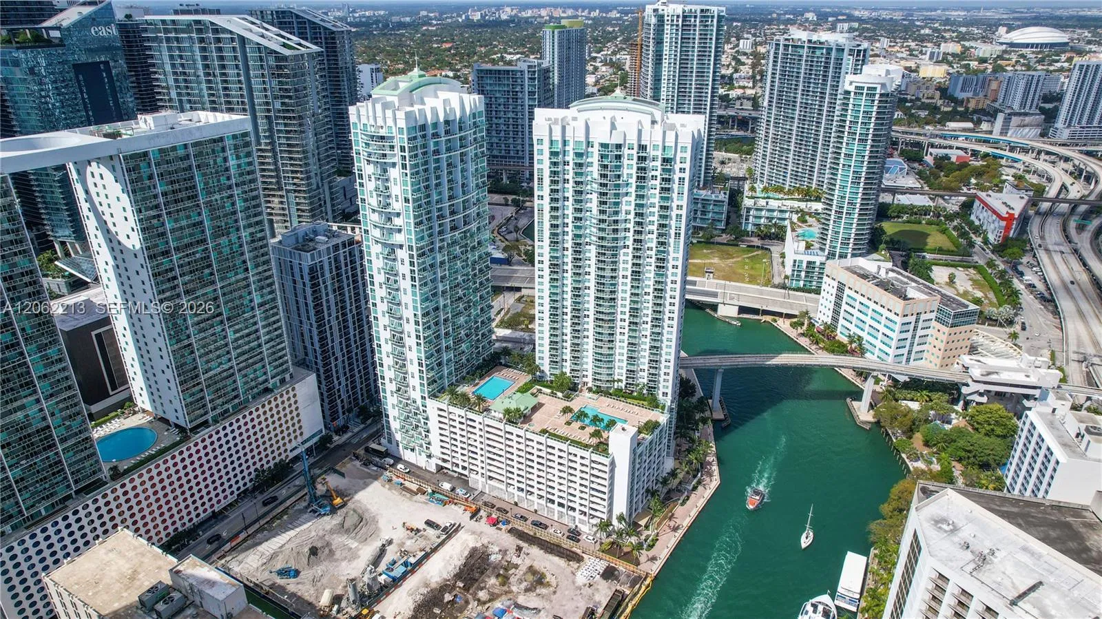 Foto de propiedad en 41 SE 5th Street 906, Miami, FL 33131 Miami con MLS# 
