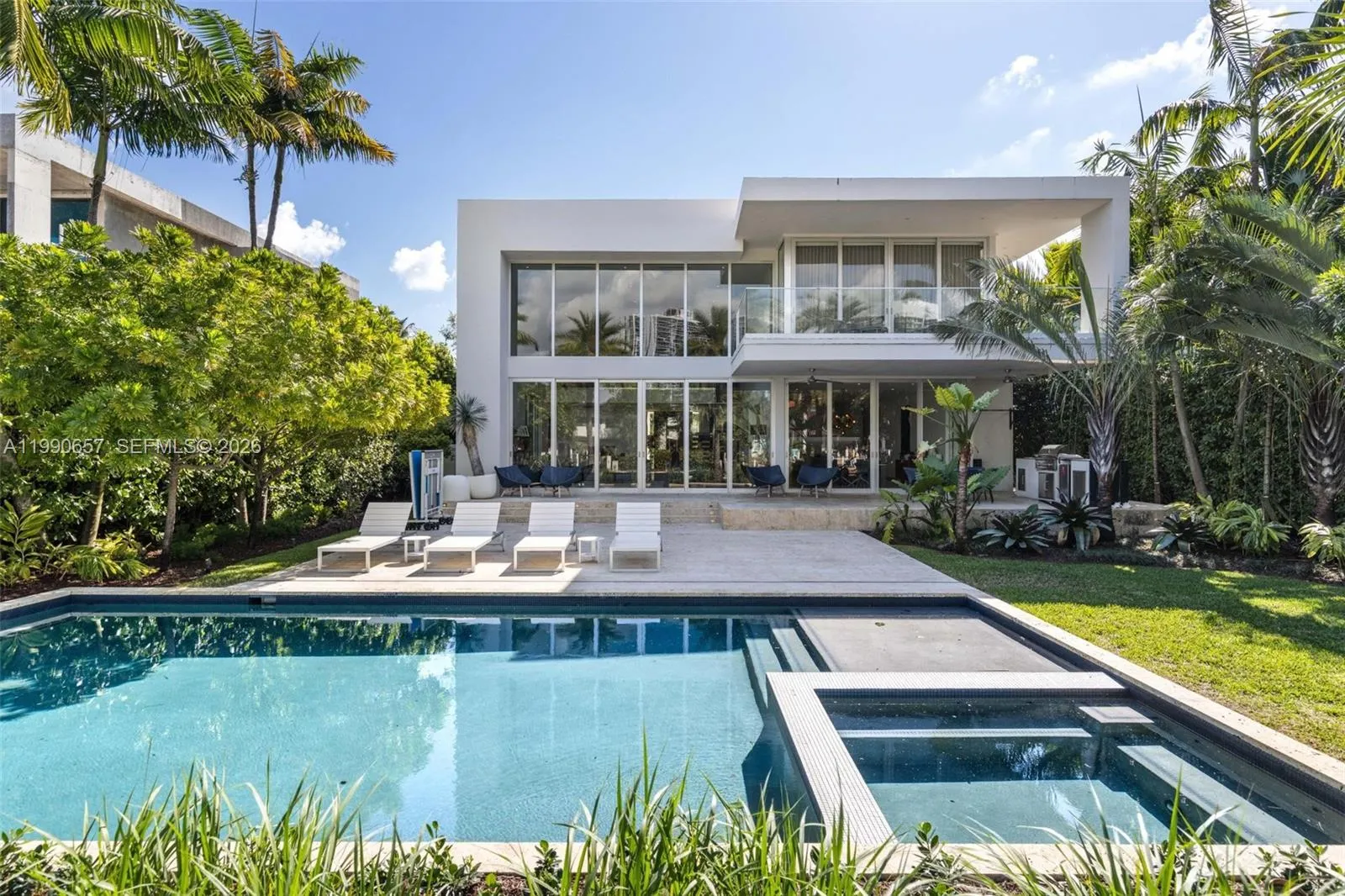 Foto de propiedad en 410 Golden Beach Drive, Golden Beach, FL 33160 Golden Beach con MLS# 