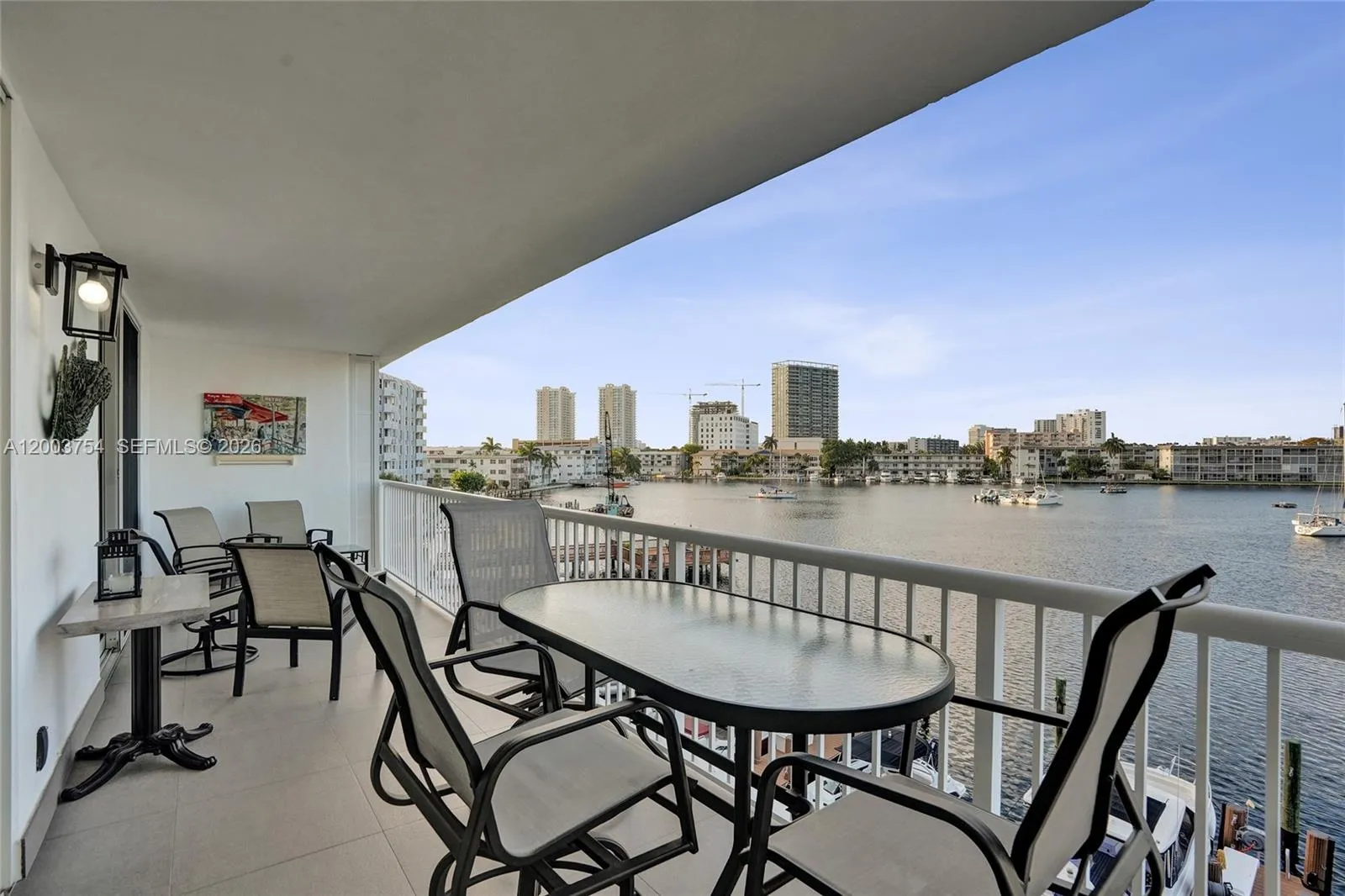Vendido 410 Golden Isles Drive 408, Hallandale Beach, FL 33009, Hallandale Beach, FL 33009
