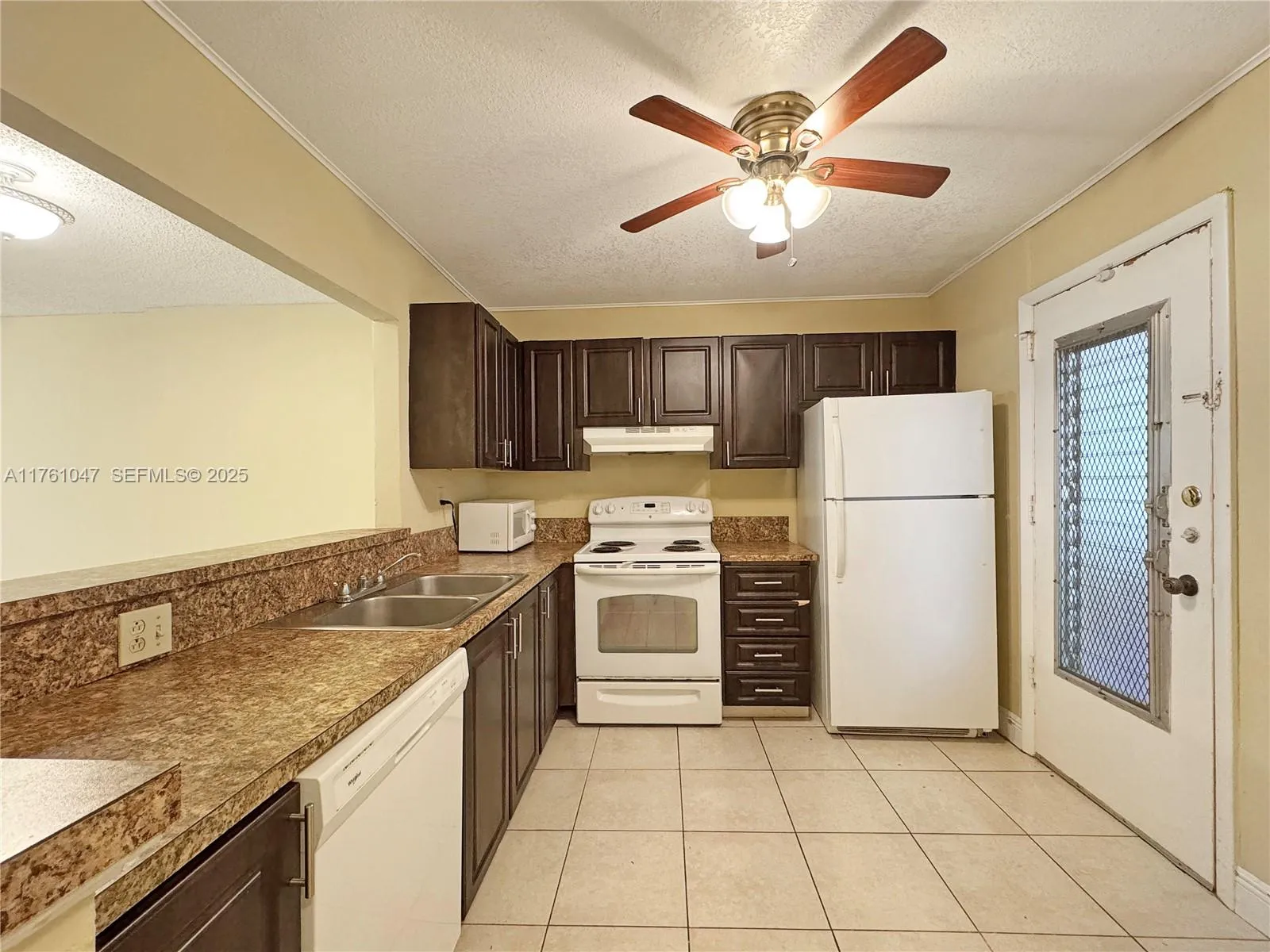 Foto de propiedad en 410 NW 68th Avenue 207, Plantation, FL 33317 Plantation con MLS# 