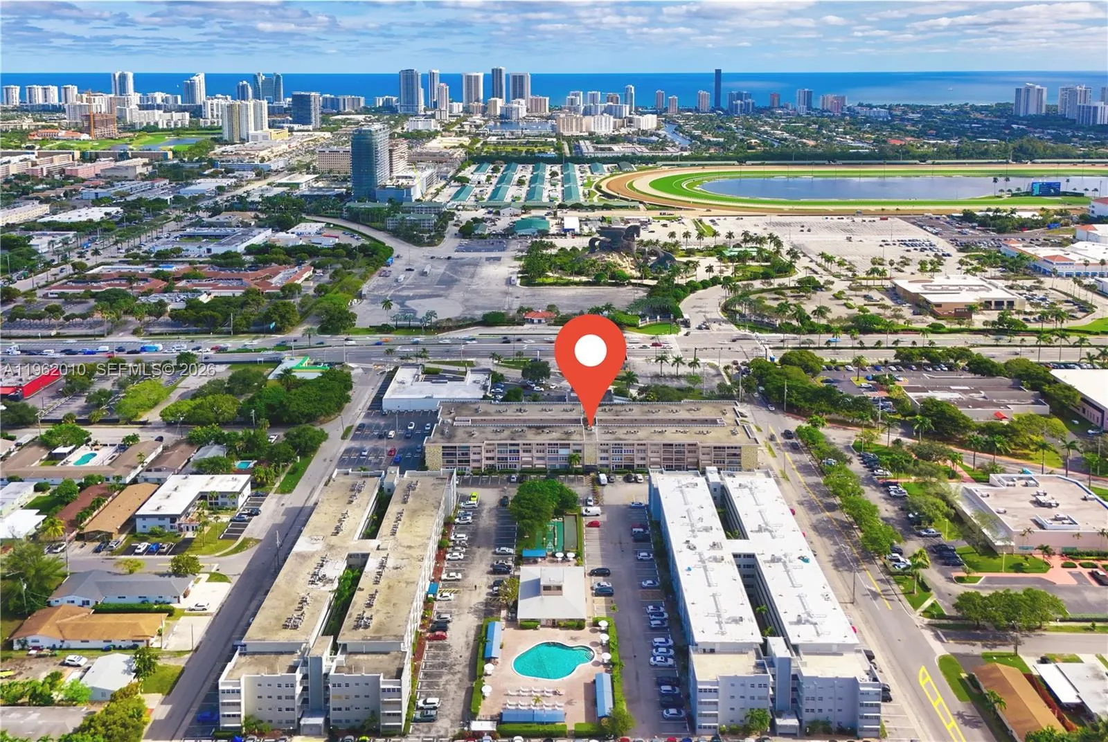 Foto de propiedad en 410 SE 2nd Street 111, Hallandale Beach, FL 33009 Hallandale Beach con MLS# 