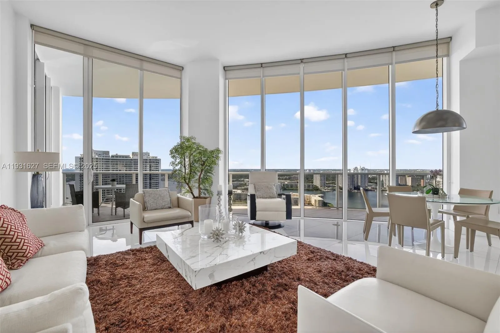 Foto de propiedad en 4100 Island Boulevard 2303, Aventura, FL 33160 Aventura con MLS# 