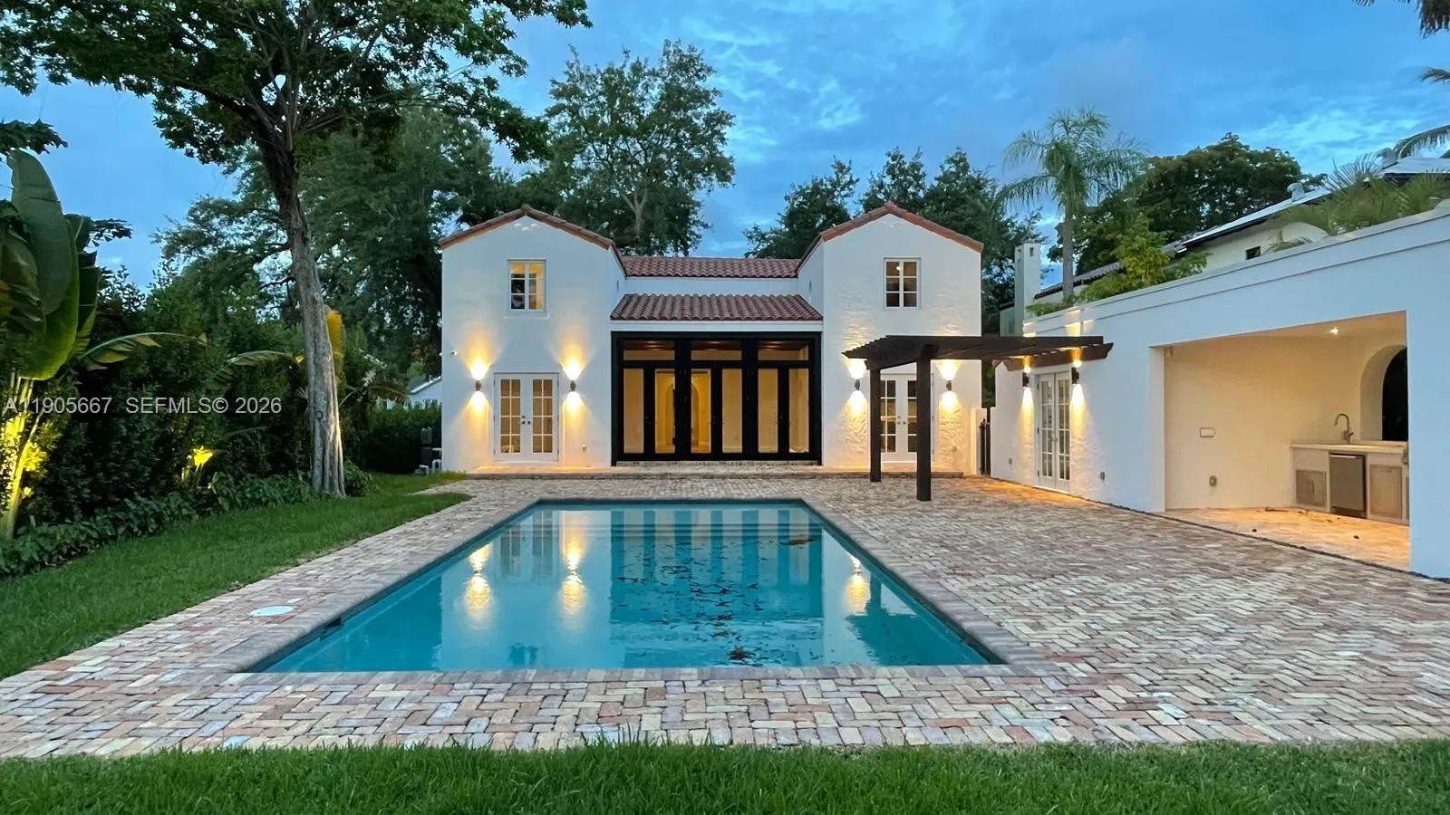 Foto de propiedad en 4100 Monserrate Street, Coral Gables, FL 33146 Coral Gables con MLS# 