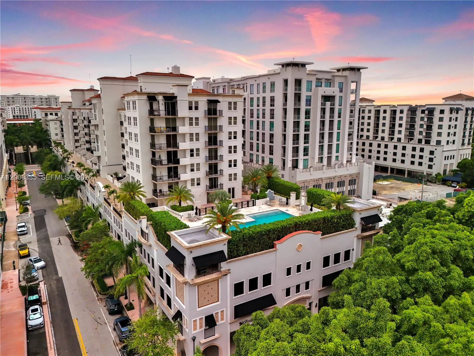Foto de propiedad en 4100 Salzedo Street 411, Coral Gables, FL 33146 Coral Gables con MLS# 
