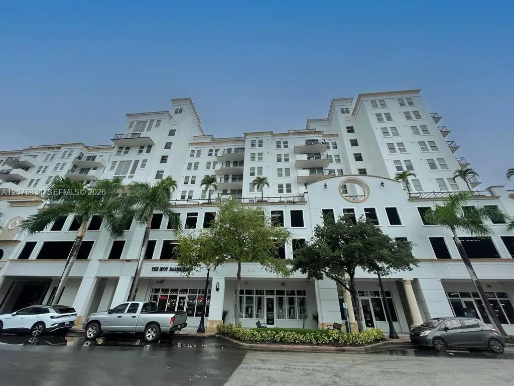 Foto de propiedad en 4100 Salzedo Street 801, Coral Gables, FL 33146 Coral Gables con MLS# 