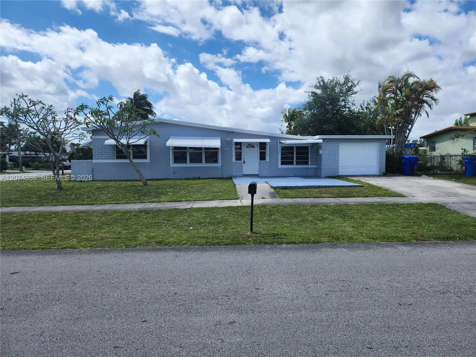 Foto de propiedad en 4100 SW 36th, West Park, FL 33023 West Park con MLS# 