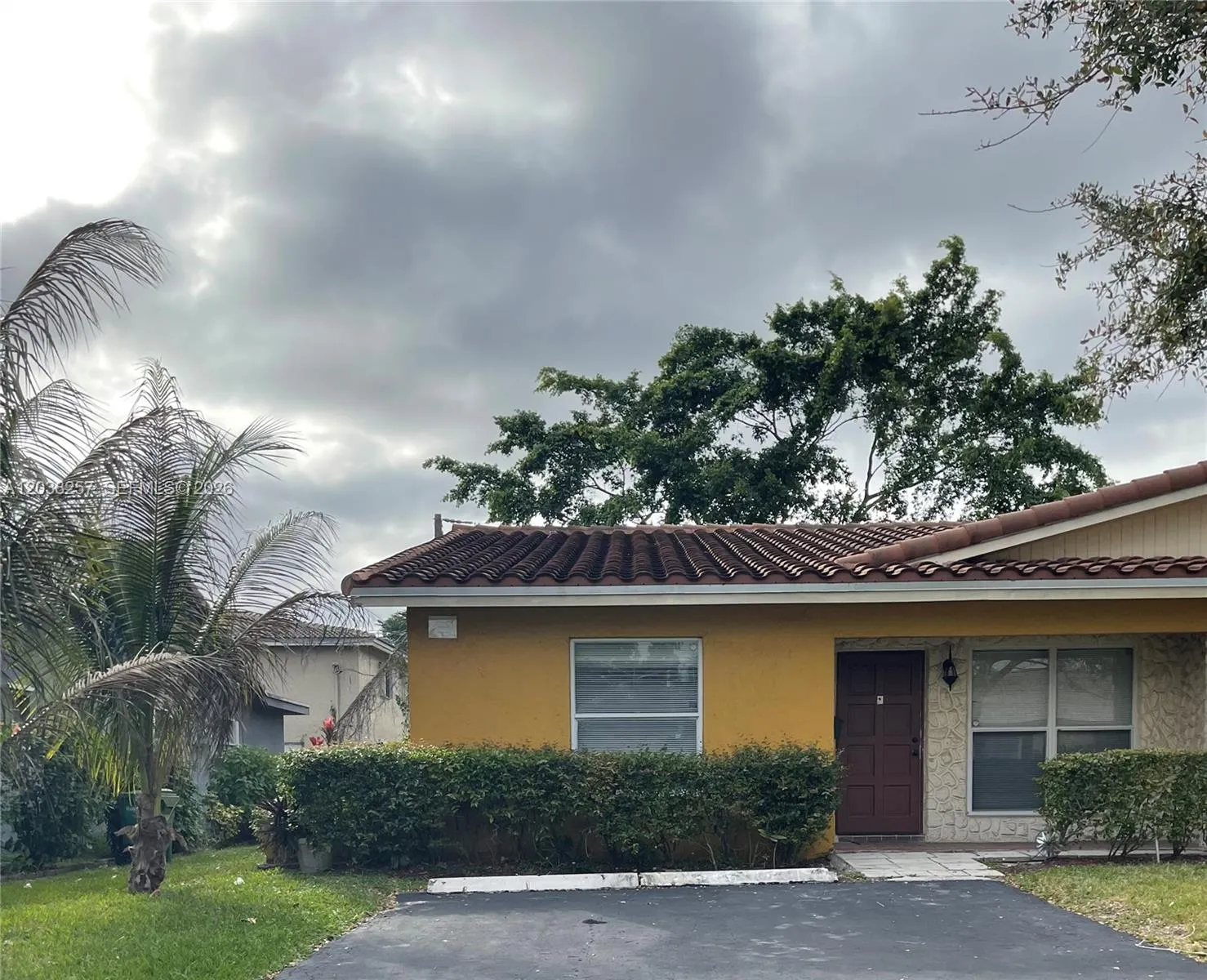 Foto de propiedad en 4102 NW 79th Avenue A, Coral Springs, FL 33065 Coral Springs con MLS# 