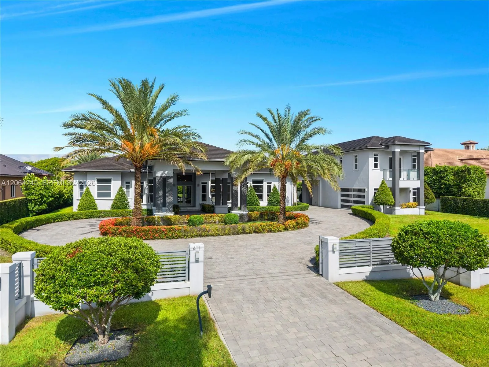 Foto de propiedad en 411 NW 125th Avenue, Miami, FL 33182 Miami con MLS# 