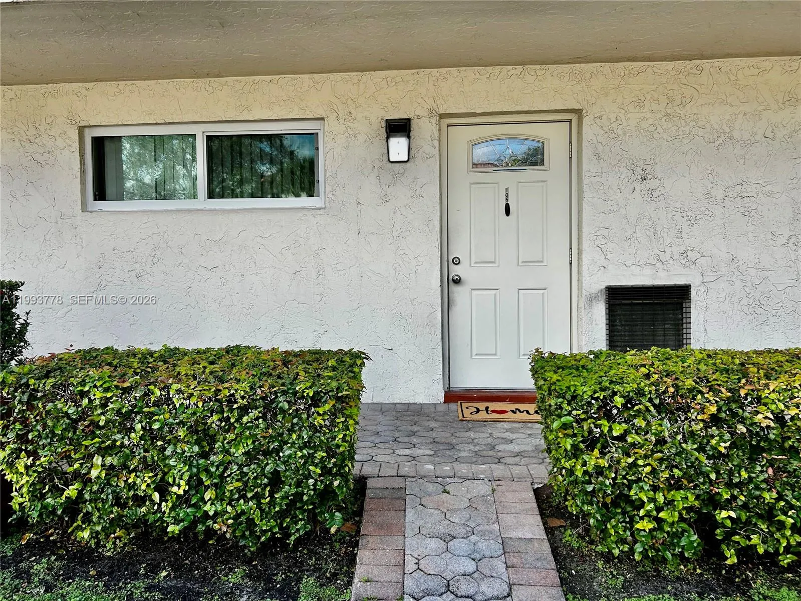 En Venta 411 S Hollybrook Drive 105, Pembroke Pines, FL 33025, Pembroke Pines, FL 33025