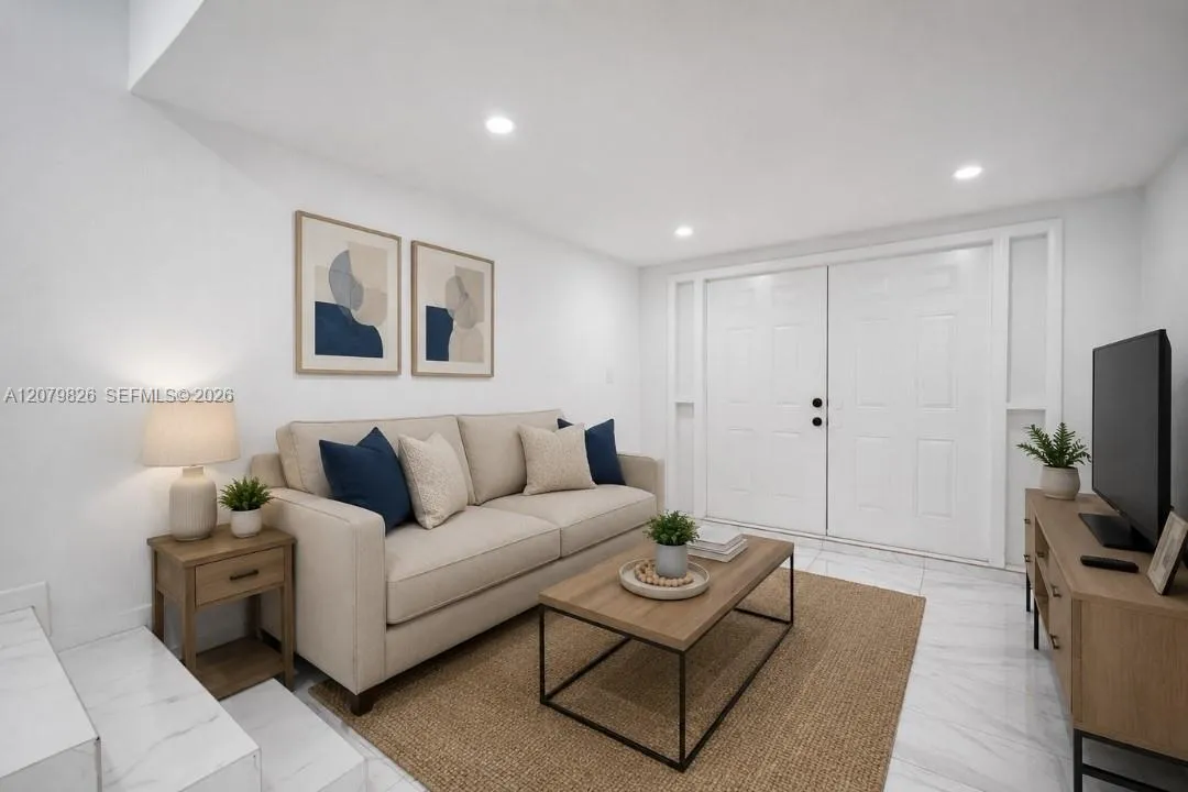 En Renta 411 SW 34th Avenue 2, Miami, FL 33135, Miami, FL 33135
