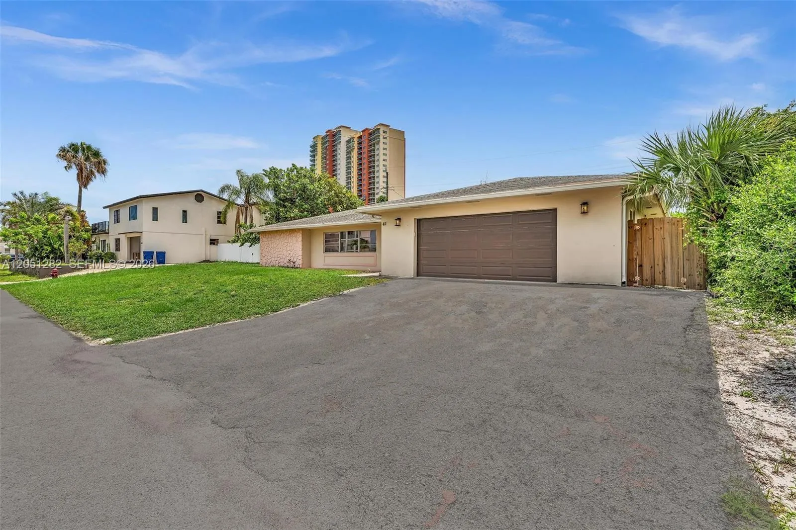 Foto de propiedad en 411 Wilma Circle, Riviera Beach, FL 33404 Riviera Beach con MLS# 