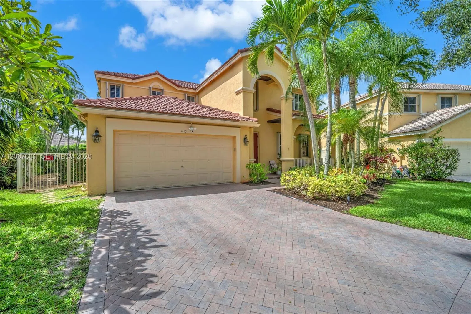 Foto de propiedad en 4110 Laurel Ridge Circle, Weston, FL 33331 Weston con MLS# 