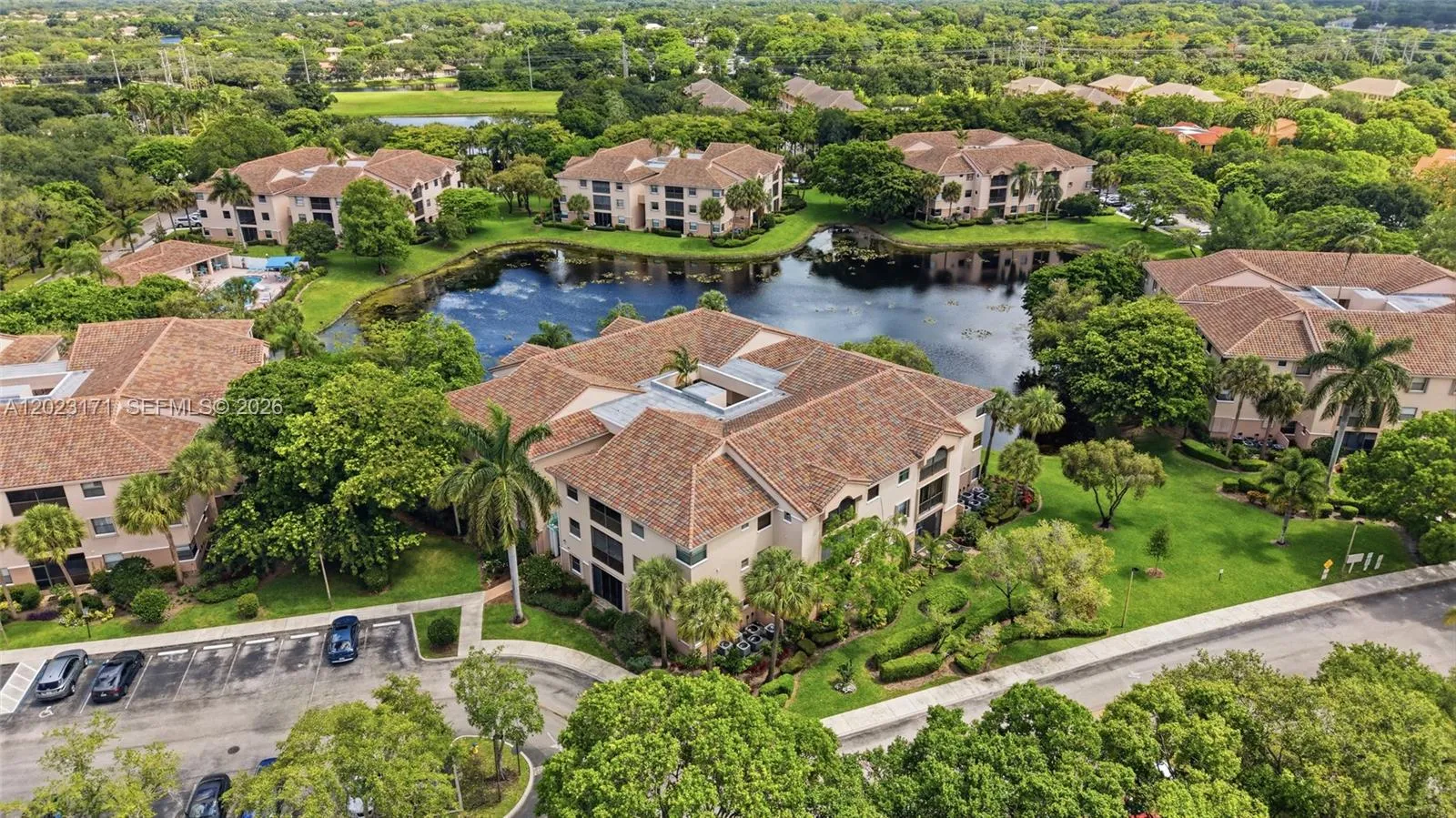 En Venta 4111 Coral Tree Circle 327, Coconut Creek, FL 33073, Coconut Creek, FL 33073