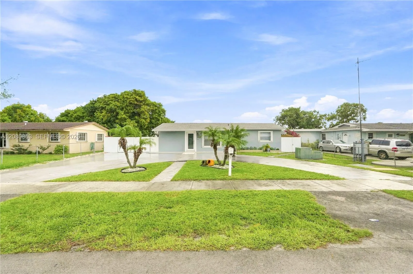 Foto de propiedad en 4111 NW 203rd Lane, Miami Gardens, FL 33055 Miami Gardens con MLS# 
