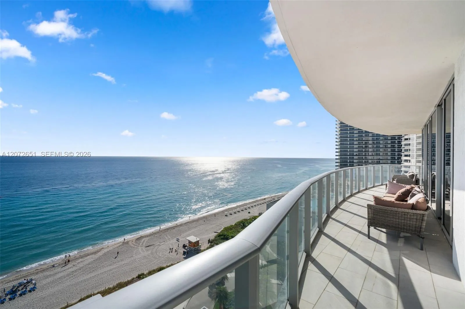 Foto de propiedad en 4111 S Ocean Drive 1001, Hollywood, FL 33019 Hollywood con MLS# 