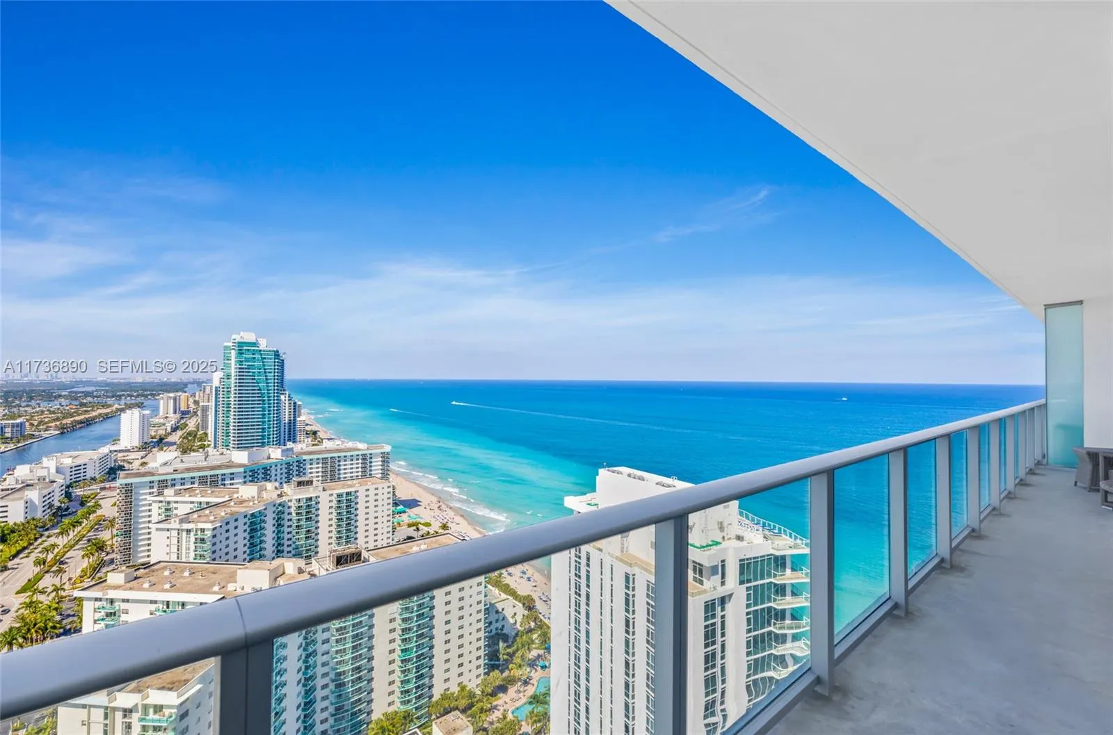 Foto de propiedad en 4111 S Ocean Drive 2904, Hollywood, FL 33019 Hollywood con MLS# 