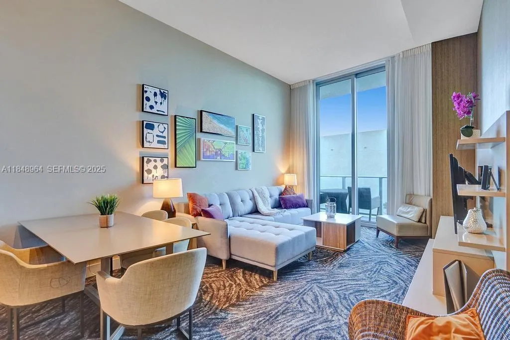 Foto de propiedad en 4111 S Ocean Drive 304, Hollywood, FL 33019 Hollywood con MLS# 