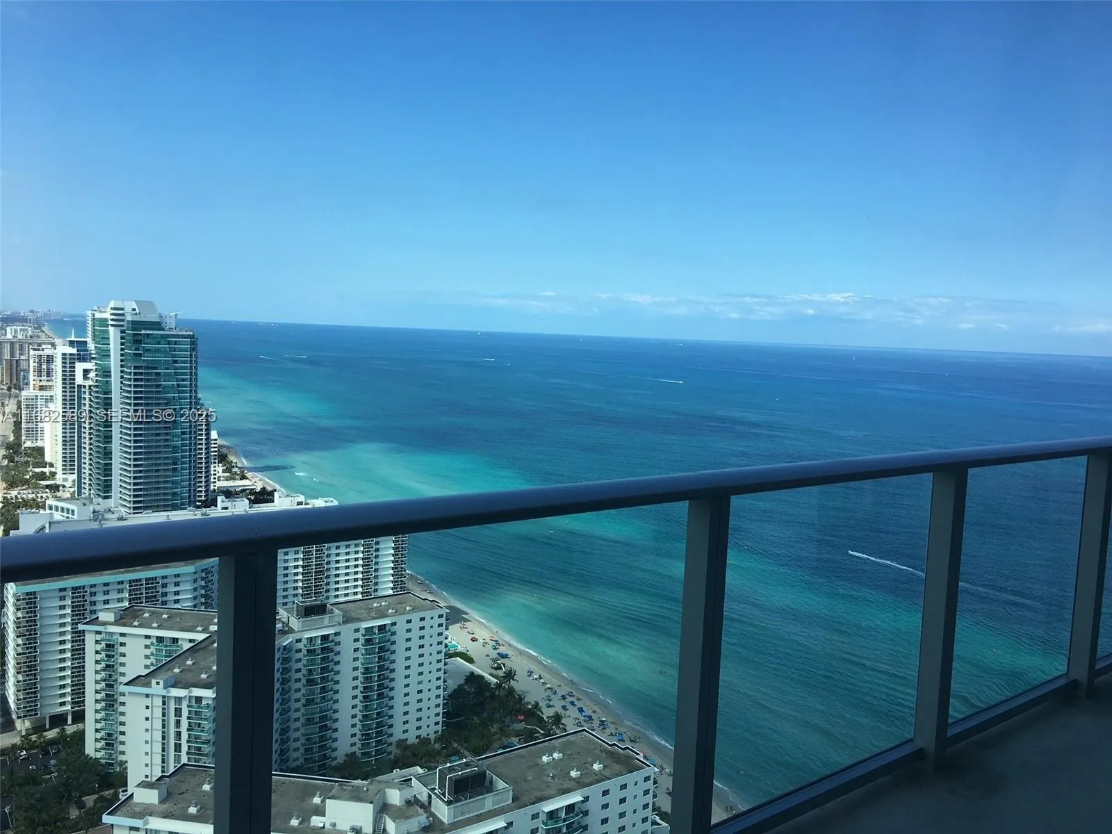Foto de propiedad en 4111 S Ocean Drive 3312, Hollywood, FL 33019 Hollywood con MLS# 