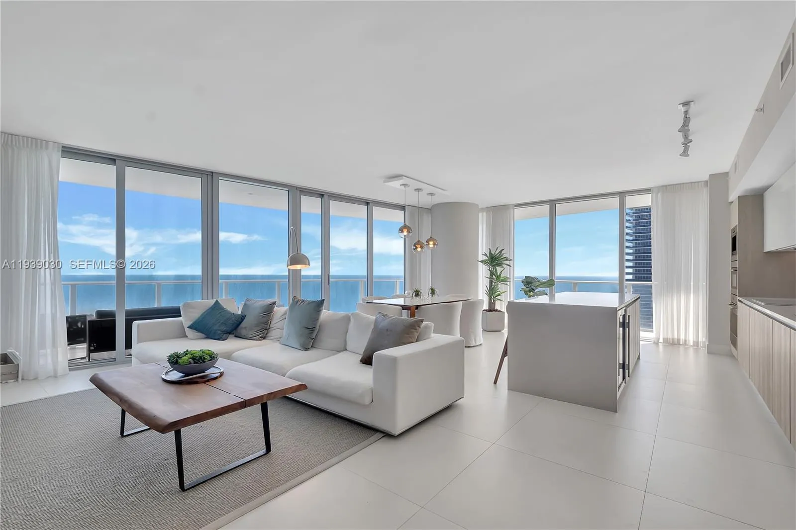 Foto de propiedad en 4111 S Ocean Drive 3601, Hollywood, FL 33019 Hollywood con MLS# 