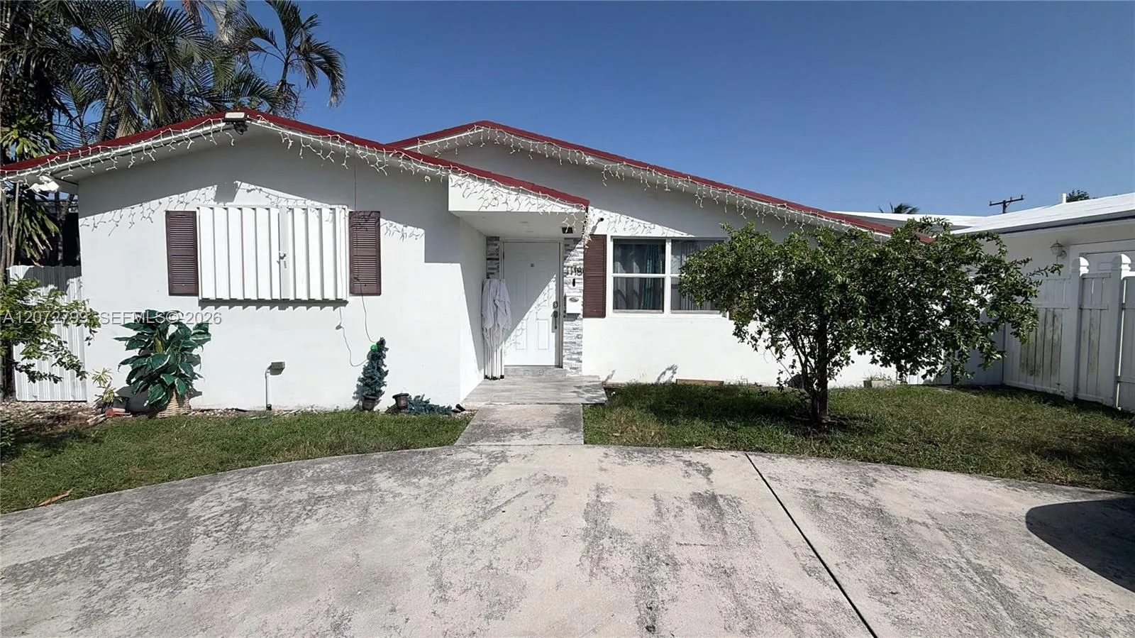Foto de propiedad en 4118 N Circle Drive, Hollywood, FL 33021 Hollywood con MLS# 