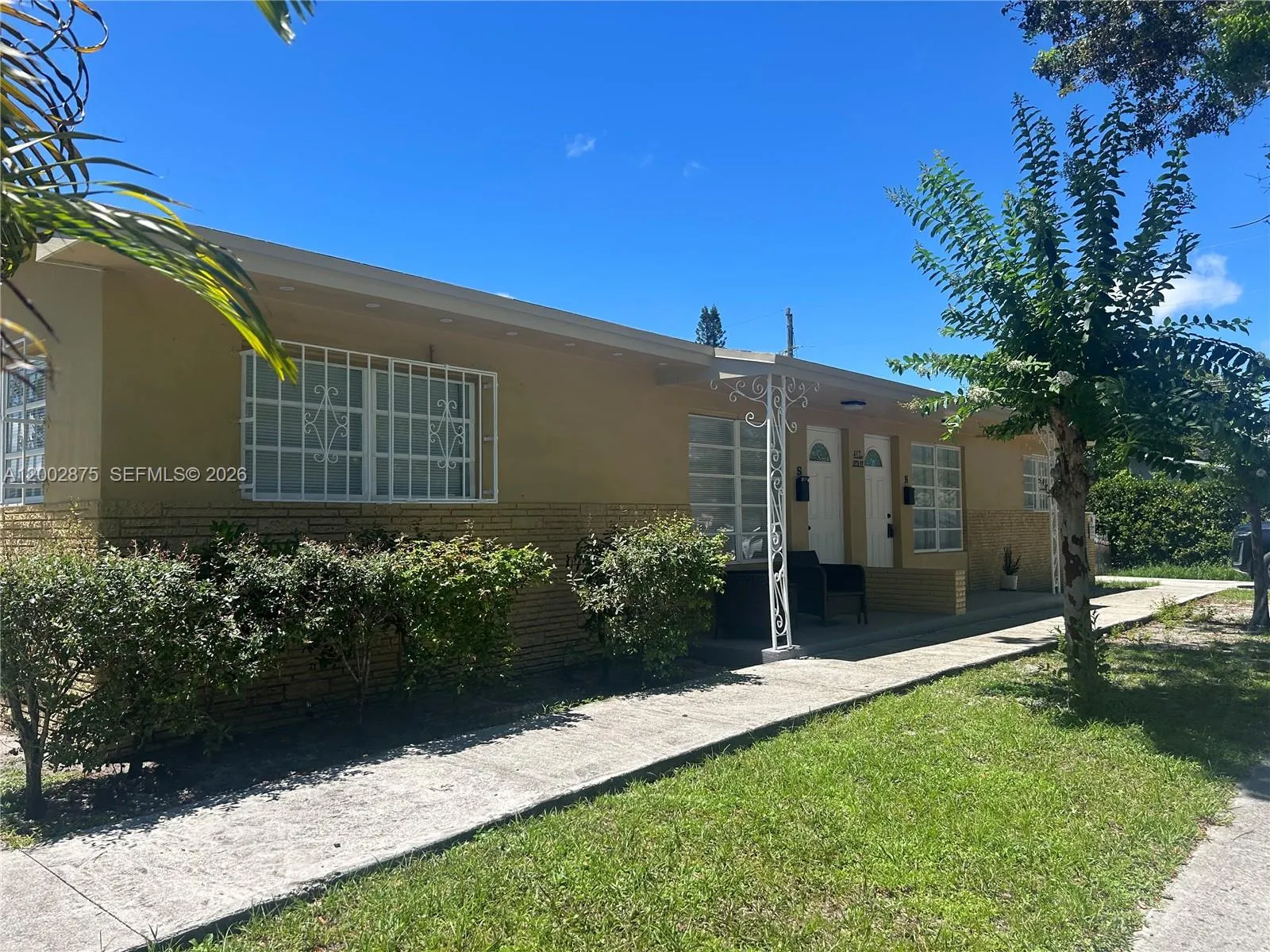 Foto de propiedad en 412 SW 10th Street 1-2, Hallandale Beach, FL 33009 Hallandale Beach con MLS# 