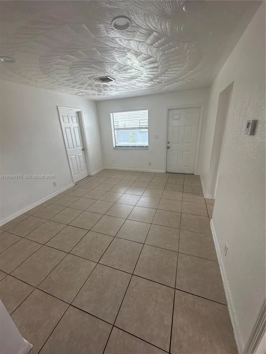 Foto de propiedad en 4120 SW 19th Street 2, West Park, FL 33023 West Park con MLS# 