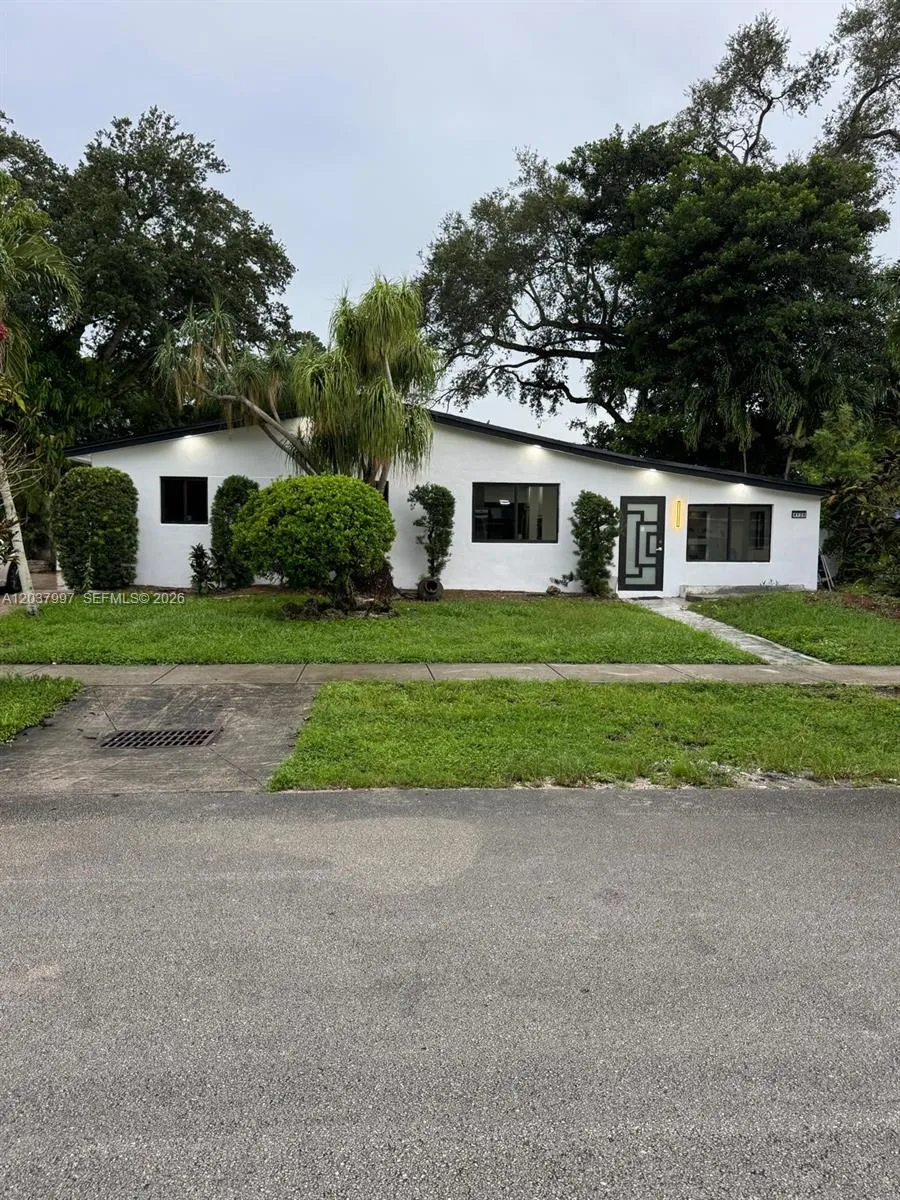 Foto de propiedad en 4120 SW 31st Drive, West Park, FL 33023 West Park con MLS# 