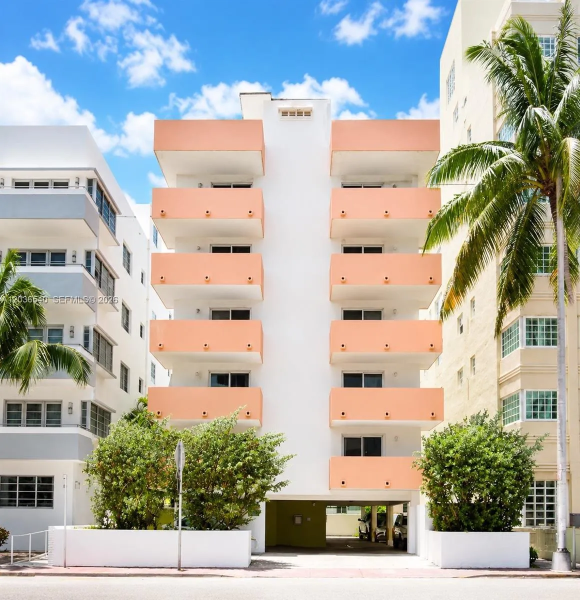 Foto de propiedad en 4122 Collins Avenue 6A, Miami Beach, FL 33140 Miami Beach con MLS# 