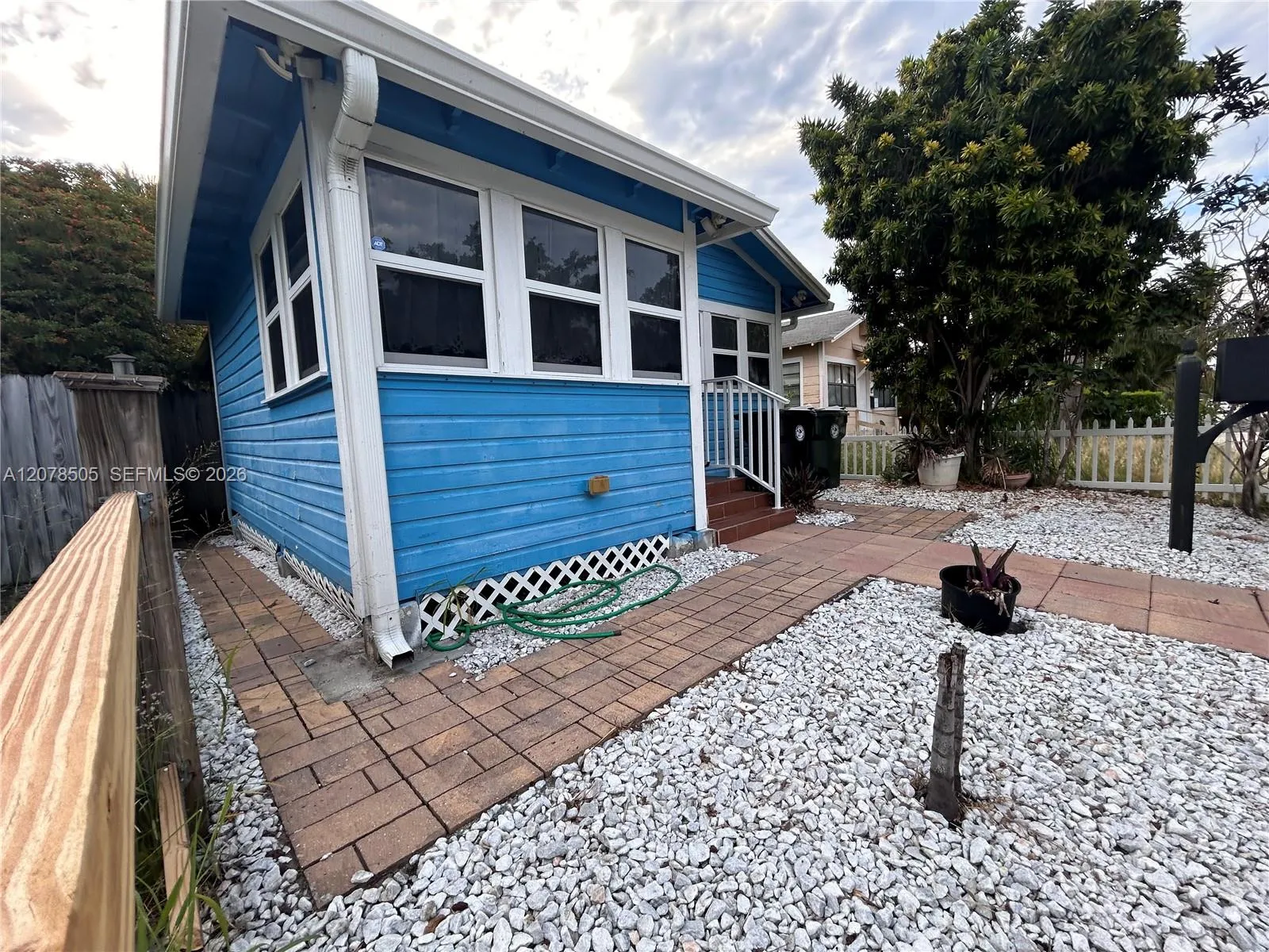 Foto de propiedad en 413 S K Street, Lake Worth, FL 33460 Lake Worth con MLS# 